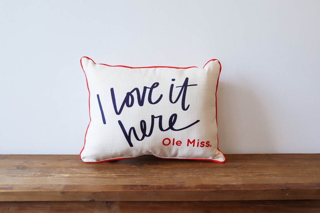 I Love It Here Ole Miss Pillow UM0129