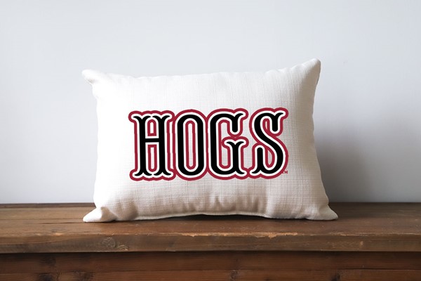 Traditional Hogs Pillow ARK0018